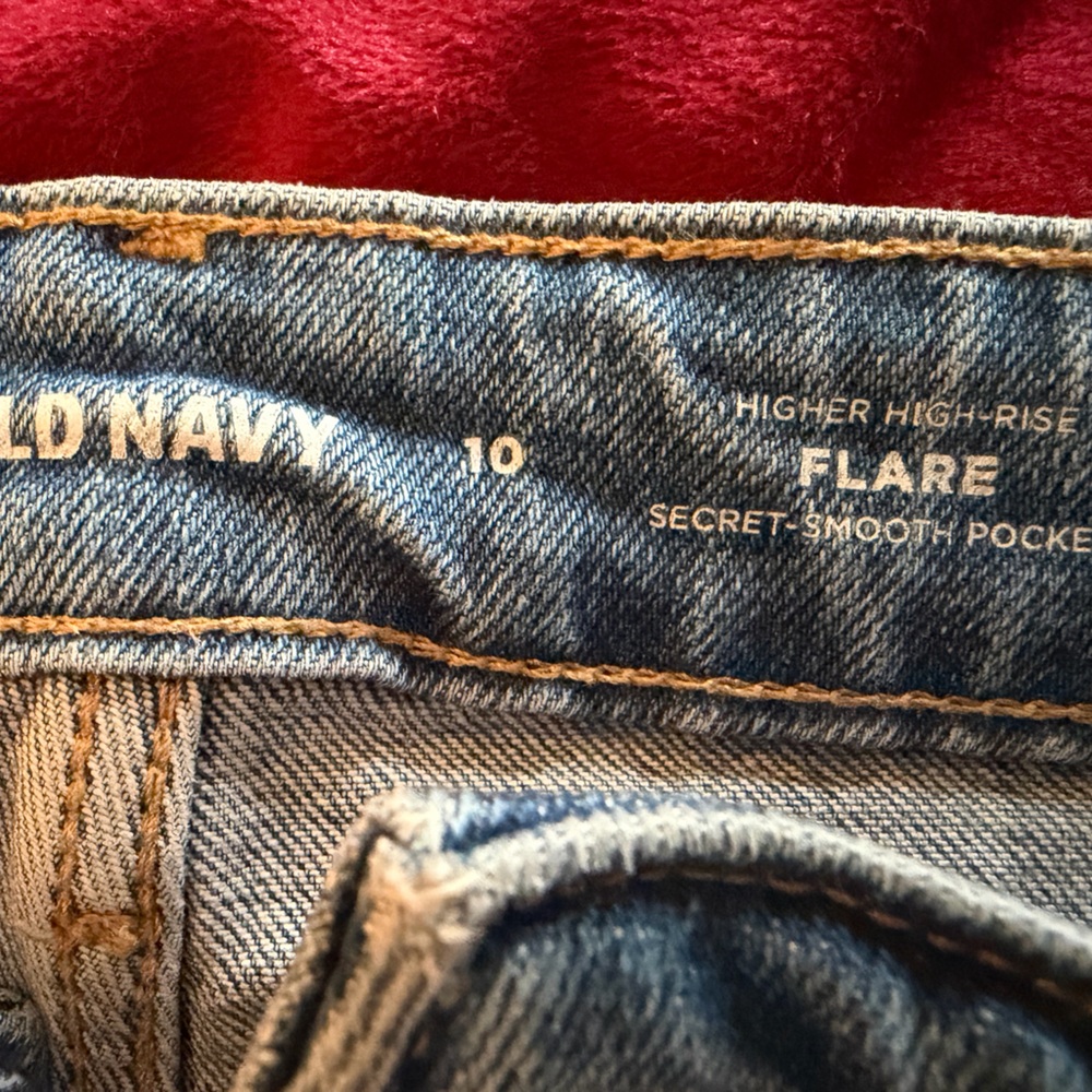 Old Navy Medium Wash Higher Rise Flare Jeans - Picture 5 of 6